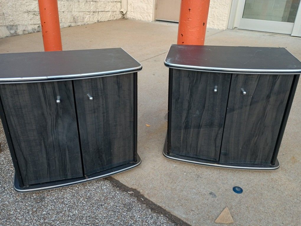 Dresser And Two Nightstands With Big Mirror 