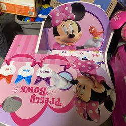 Children’s Minnie Mouse Chair/Table 