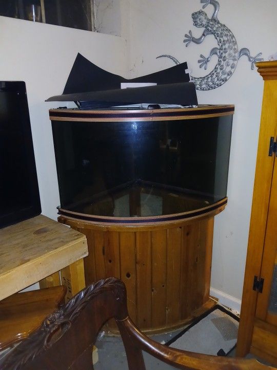 60 Gallon Corner Tank W Stand
