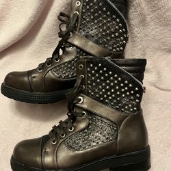 Women’s Boots Size 7 