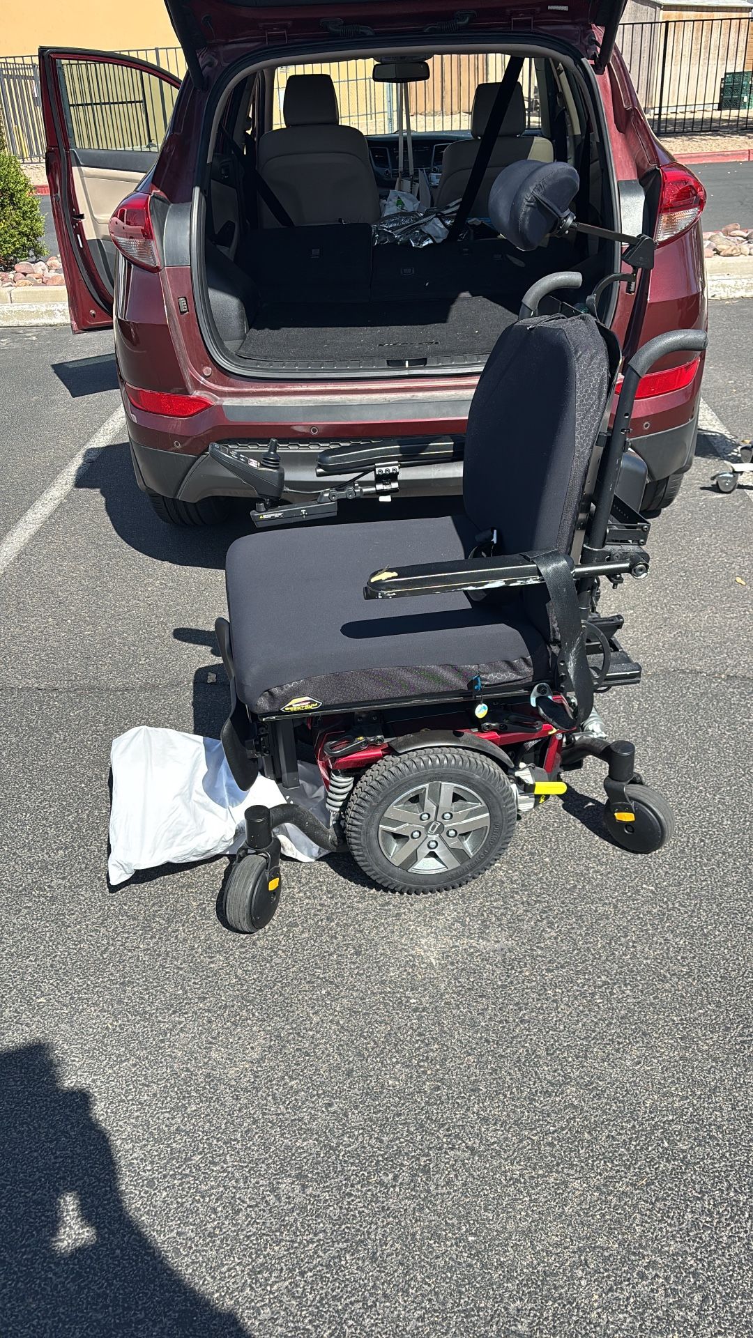heavy duty electric wheelchair (300+ lb capacity)