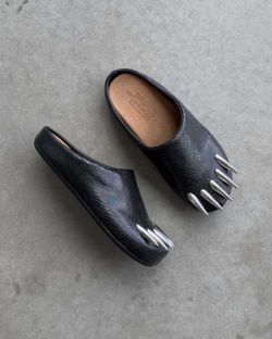 Snake claws
