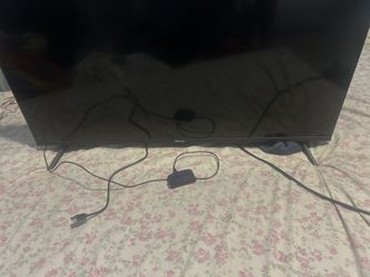 Hisense 40” Tv Roku Included W/ Remote