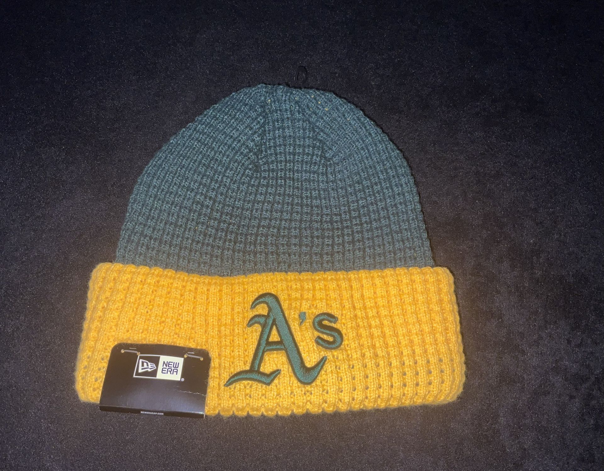 Oakland Athletics MLB NEW ERA Green & Gold BEANIE CAP NEW WITH TAGS