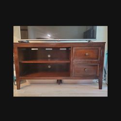 TV  Stand. Media ( Sturdy Wooden Table In Excellent Condition)