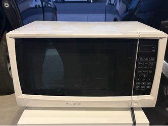 Insignia Microwave