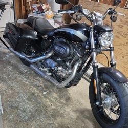 Harley Davison  Spotter Custom  Black 