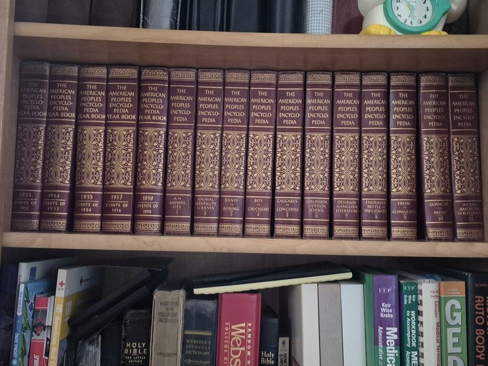 THE AMERICAN PEOPLE ENCYCLOPIAS