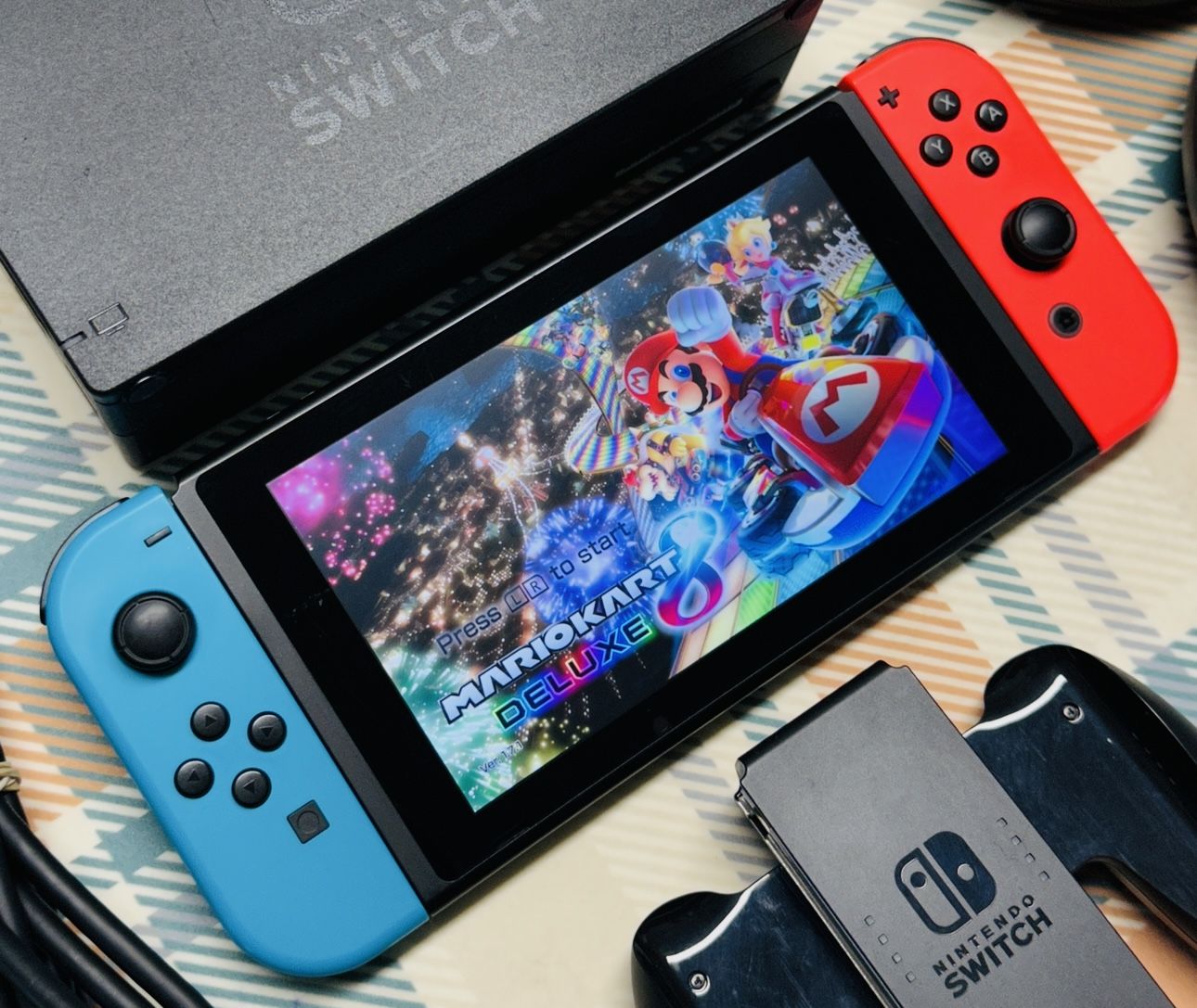 Nintendo Switch V1 Game Console HAC-001 Red/Blue Joy cons Tested/Working Extras
