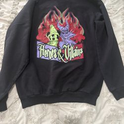 Hanes women Disney Heroes & Villains Sweatshirt Medium Disneyland 2014