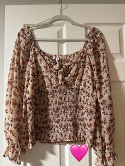 Stylish Top – Barely Worn