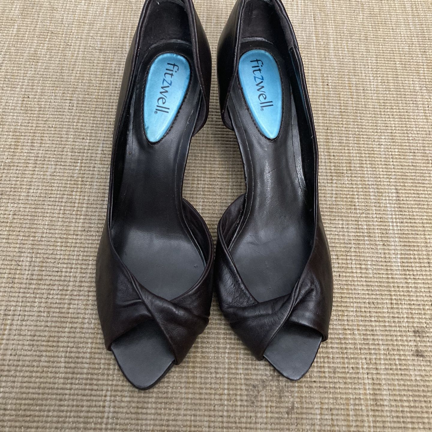 Very comfortable Womens size 8 brown pumps Shoes
