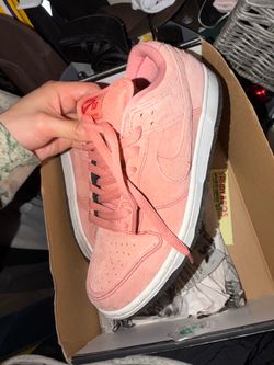 Nike sb dunk low pink pig