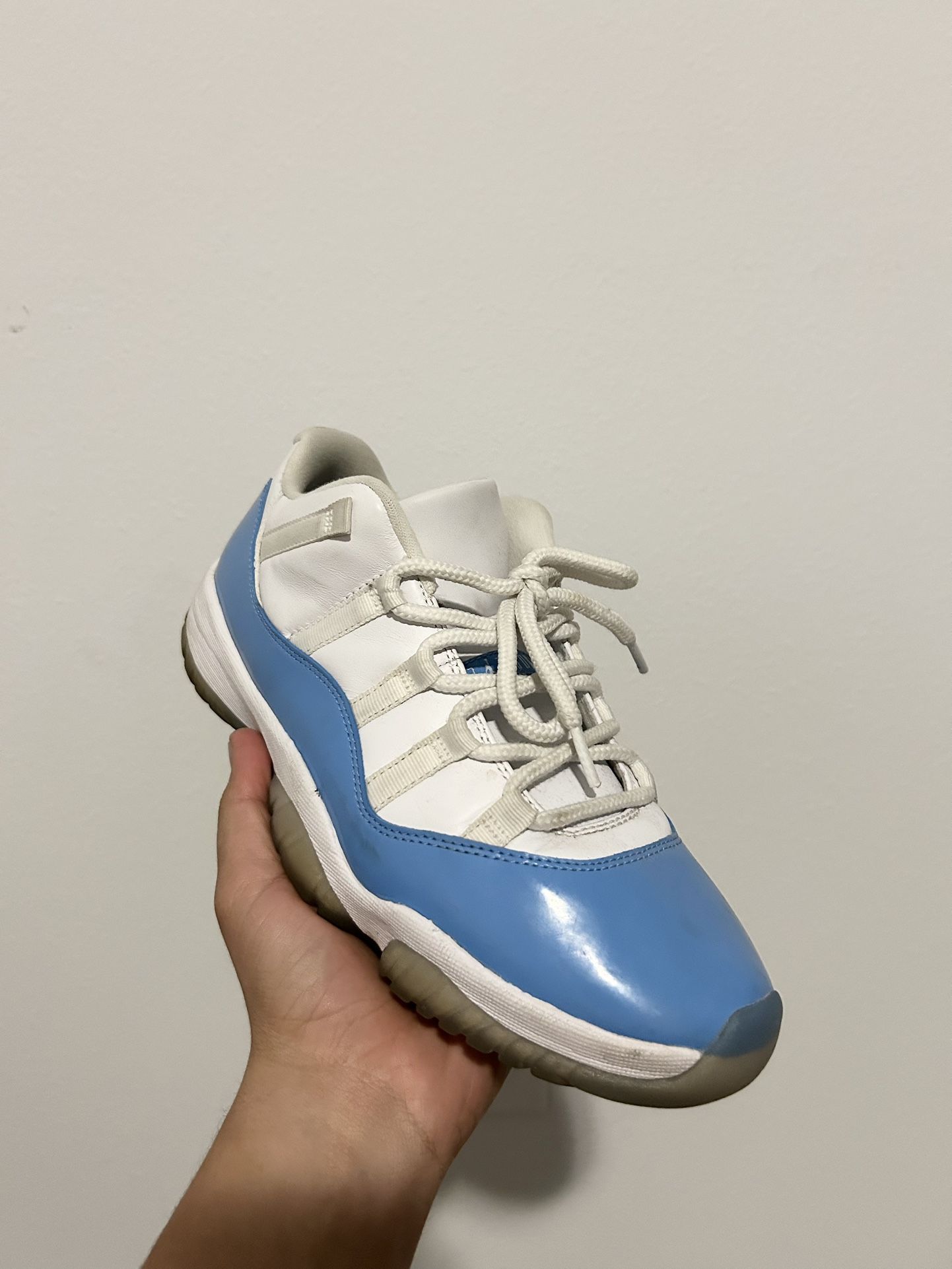 Jordan 11 Low “UNC”