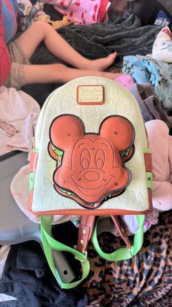 Disney eats lounge fly
