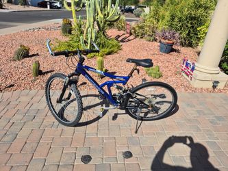Men's 26 inch Mongoose full suspension Mountain Bike