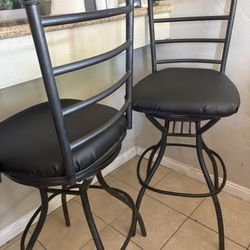 Bancos altos / high stools 