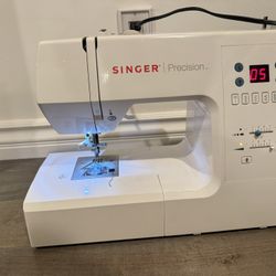 SINGER SEWING MACHINE Turns On - Need Fixing