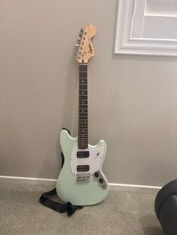 *OPEN TO OFFERS* 2022 Squier Bullet Mustang HH (Surf Green) + Amp & Tuner - Perfect Starter Set *WILLING TO NEGOTIATE*