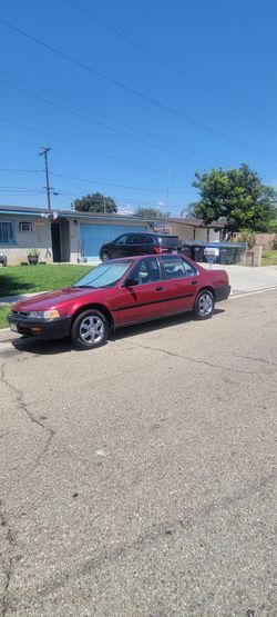 1992 HONDA ACCORD DX 4-DOOR