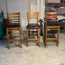 Bar Stool Set (3) – Comfortable & Durable (READ DISC. IF INTERESTED!)