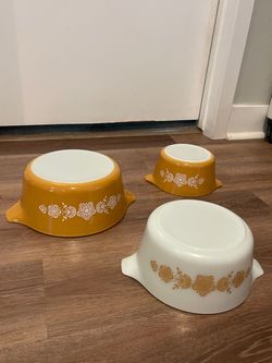 Set 3 Vintage Pyrex Butterfly Gold Casserole Dishes no lid