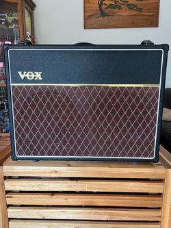 VOX AC15C2 Custom Twin 2x12 Tube Amp – Celestion Greenbacks