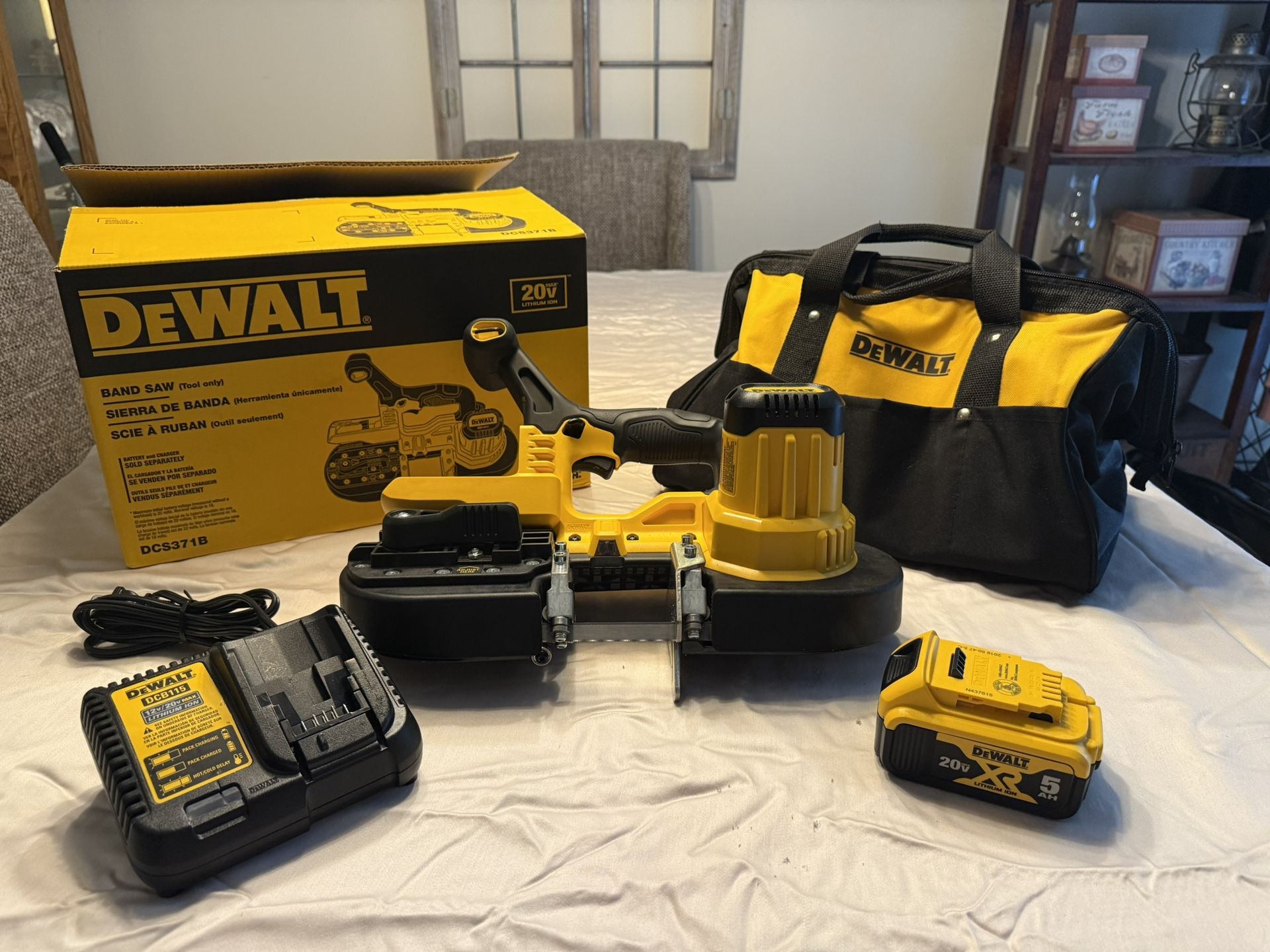 DeWalt Band Saw Kit