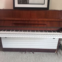 Kaiser Upright Piano