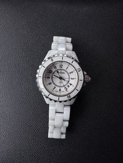 Chanel J12 White Ceramic Watch – Classic Luxury Timepiece