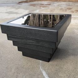 Vintage Modern Black Mirrored Coffee Table – Sculptural Statement Piece