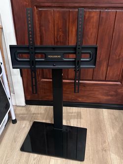 Swivel TV Stand - 32-70 inch