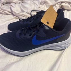 Nike Revolution 6 Running shoes Size 11.5