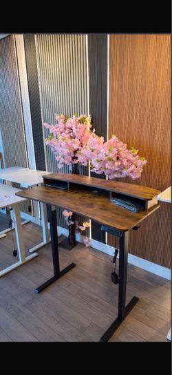 47” Electric Standing desk (I have lot of other desk sizes and colors 😀)