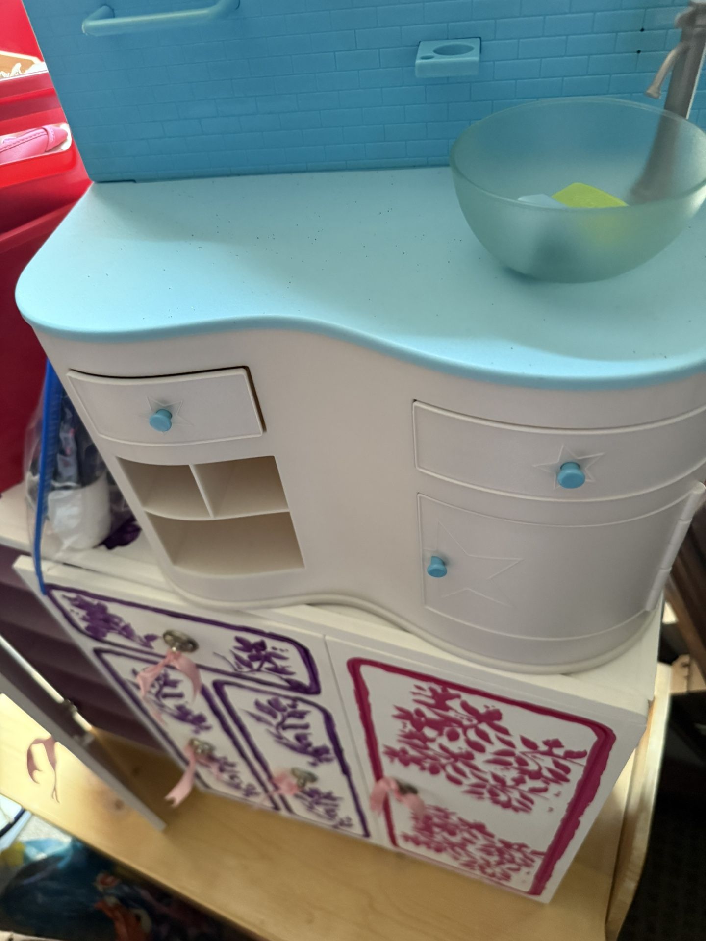 American Girl Brand Bathroom Sink With Accessories