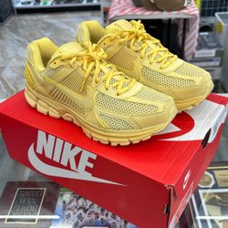 Nike Zoom Vomero 5 Size 9w