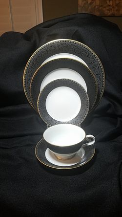 China set for 4 /8 or 12 ppl LIKE NEW