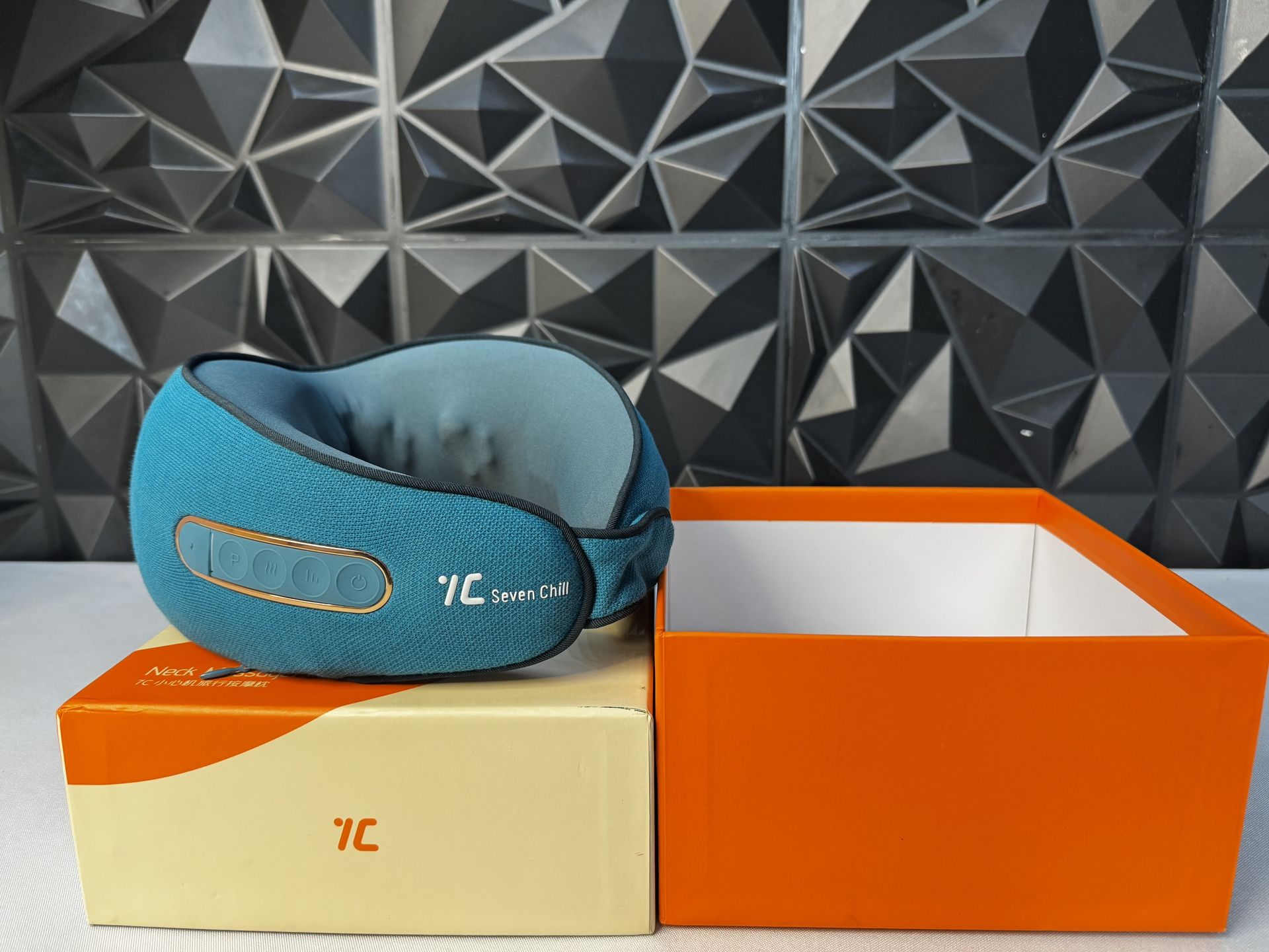 7C Neck Massager Shiatsu with Heat