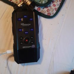 Zoom Portable 32 Track Recorder 