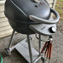 Charbroil electric bbq great condition w/cover
