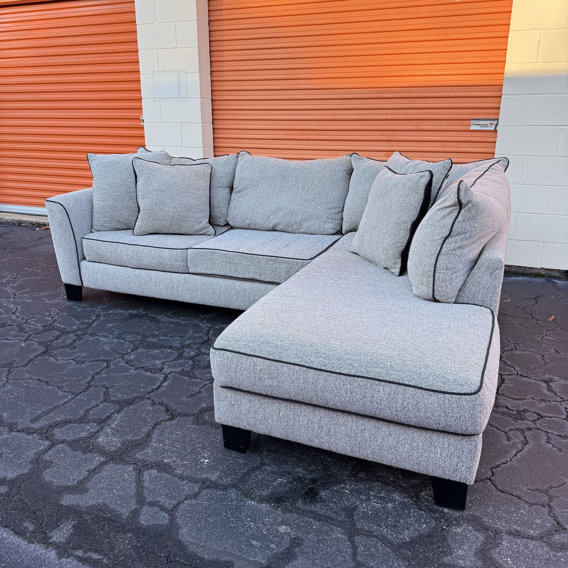 Free Delivery - Beautiful Gray and Black Sectional Couch from Rooms To Go