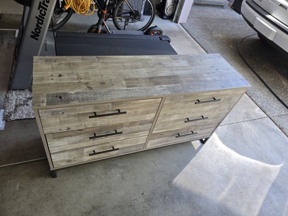 Dresser