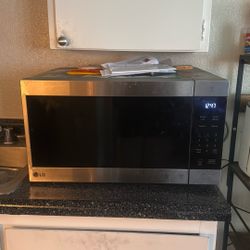 LG Microwave 