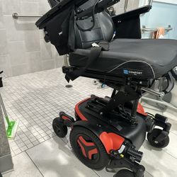 High End Per Mobil Wheel Chair 