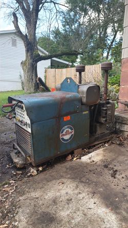 Miller AC/DC welding machine Model AEAD-200LE