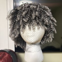 Wig/ Grayish Curly 