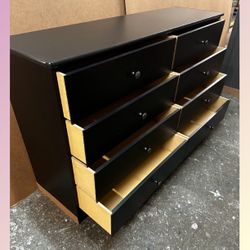 8 drawers dresser / Eight drawers dresser