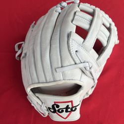 Soto Gloves Softball 