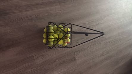 Gamma basket & tennis balls