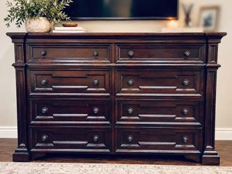 Oversized 8-Drawer Wood Dresser – Approx 80” Wide
